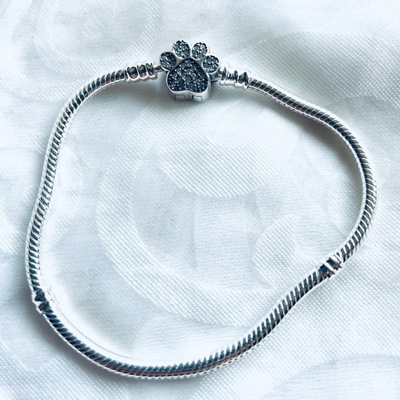 🐾 NWT Paw Bangle Bracelet - Picture 4 of 9